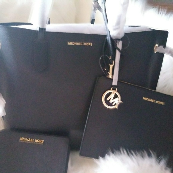 Michael Kors Handbags - ❤❤special sale💎💎only today😍😍⭐️MICHAEL KORS⭐️